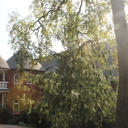Hotel Und Restaurant Waldschloesschen Crivitz Exterior photo