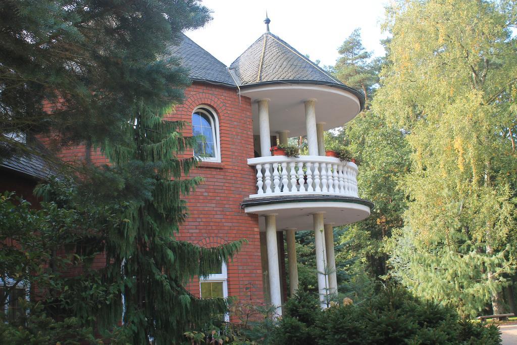 Hotel Und Restaurant Waldschloesschen Crivitz Exterior photo